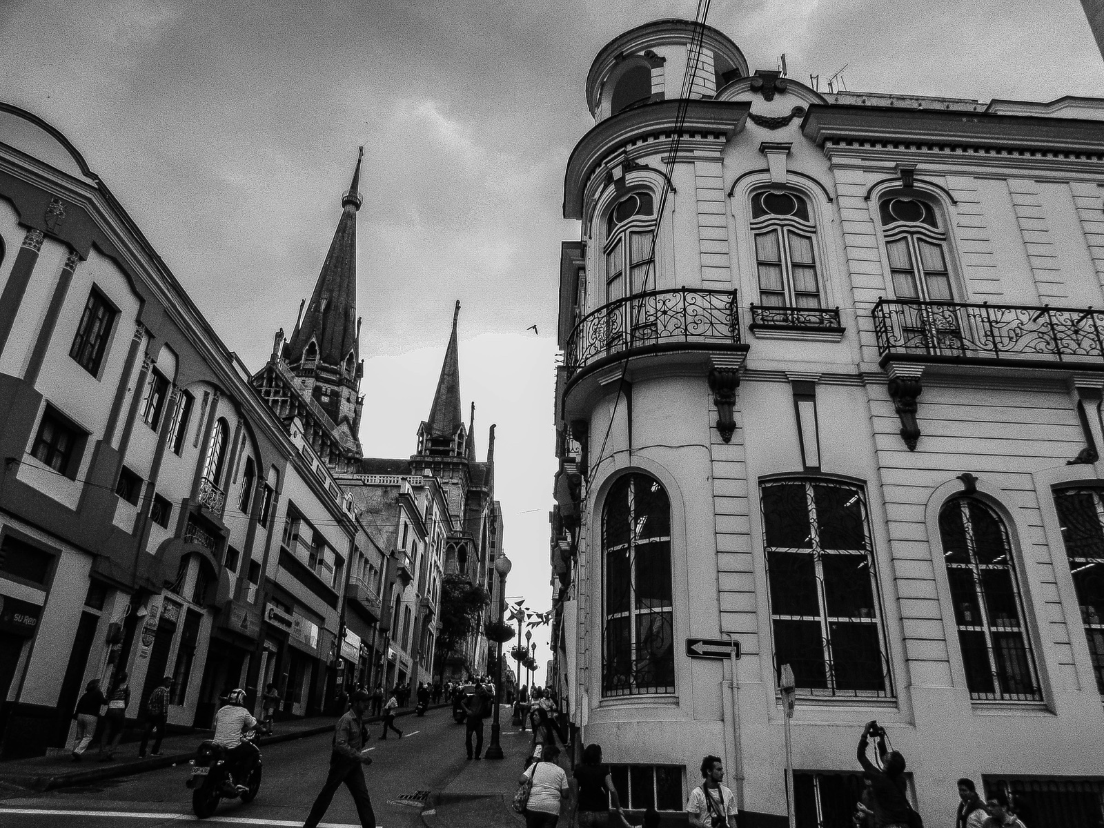 Carrera 22 en el centro histórico de Manizales