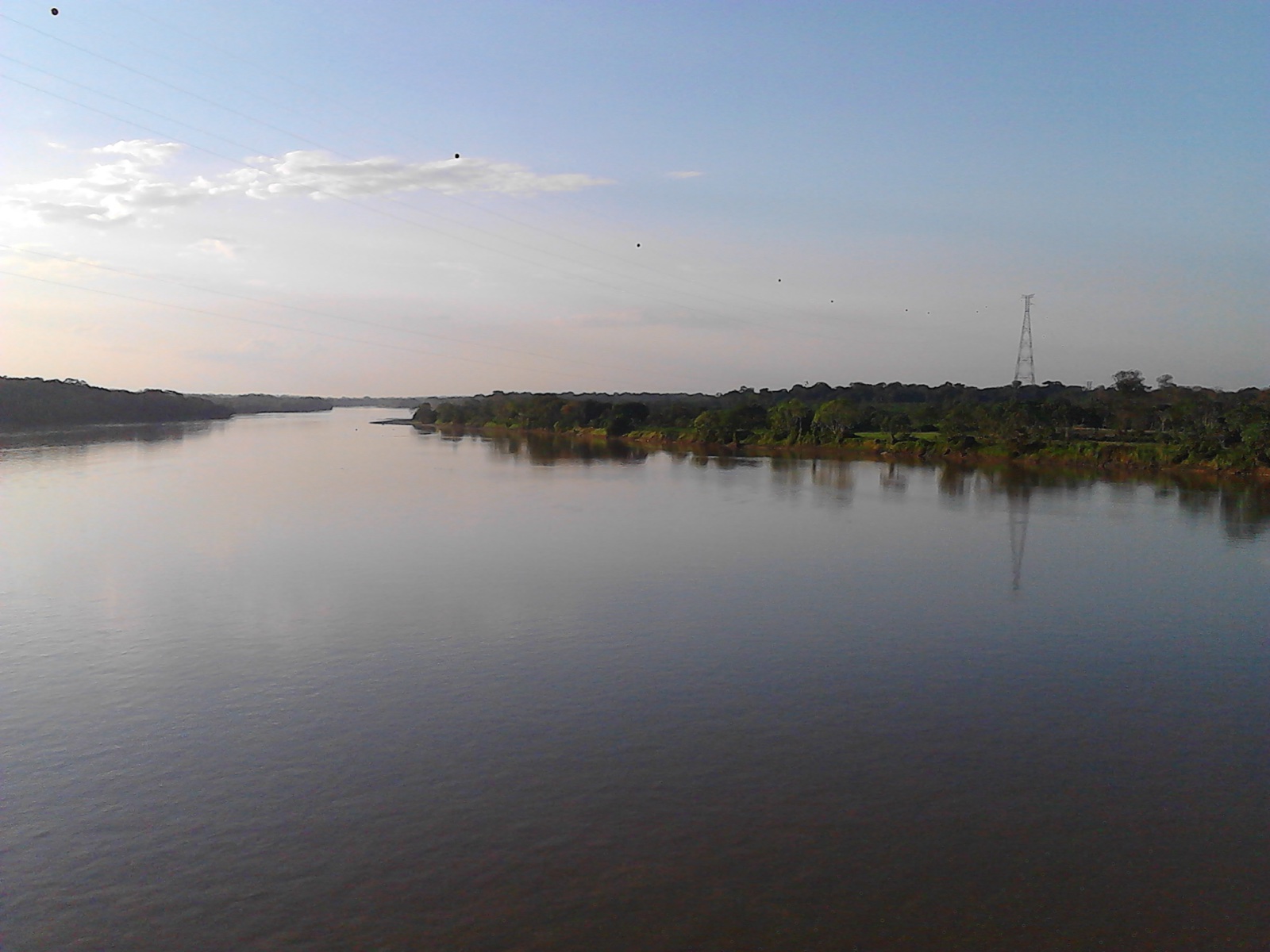 Río Guaviare visto desde el puente Nowen en San José del Guaviare